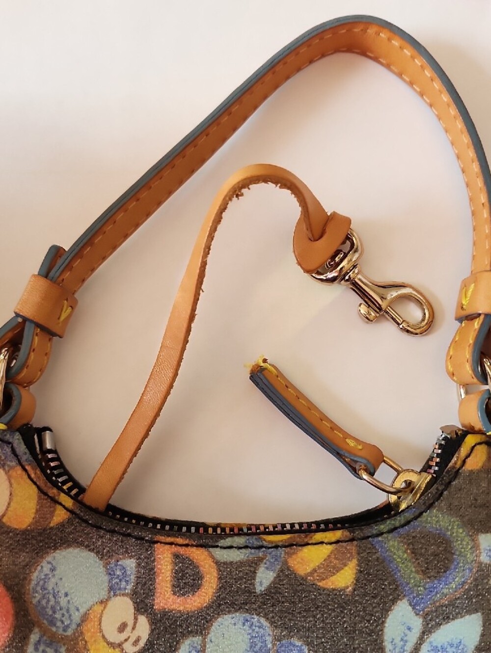 Dooney & Bourke Vintage Bumble Bee "D" Mini Hobo Bag. 2006 - Picture 6 of 13